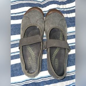 Keen slip on shoes